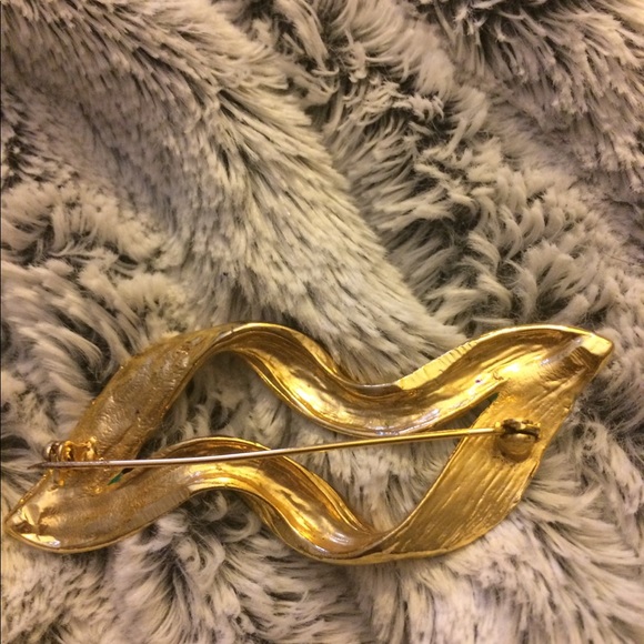 ๐น๐VTG. Gorgeous painted gold color brooch - Picture 3 of 3